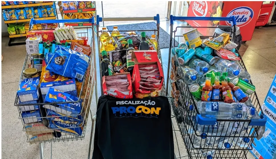 Operação do Procon apreende mais de 5,5 mil produtos impróprios em supermercados do Bico do Papagaio